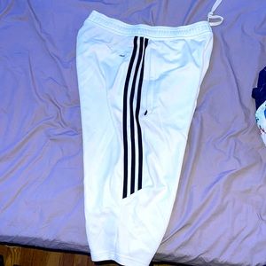 Adidas’s white shorts 3/4 medium unisex
